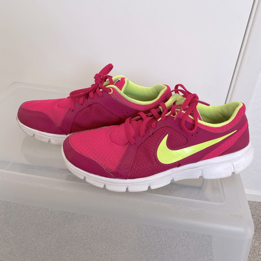 Nike hot pink/yellow running shoes - Sz Youth 6.5